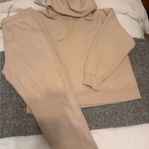 Aritzia light peachy nude toned Hoodie and Sweatpants Set
